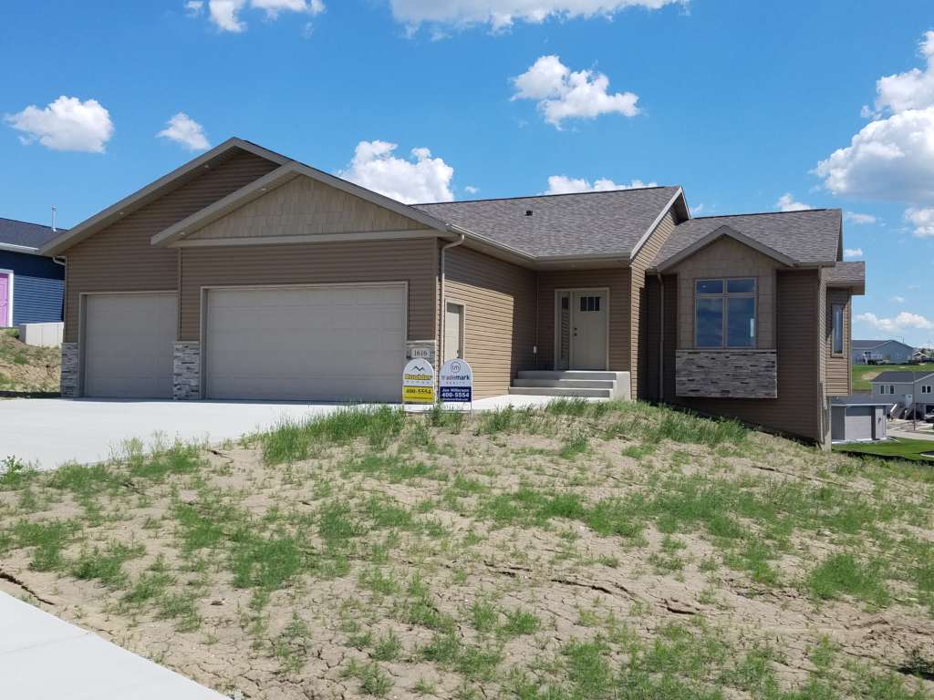 Homes For Sale Lakewood Mandan Nd at Christopher Lorenz blog